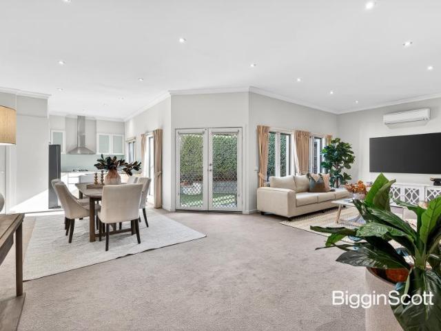 3 Bedroom Apartment Glen Waverley VIC 101583599