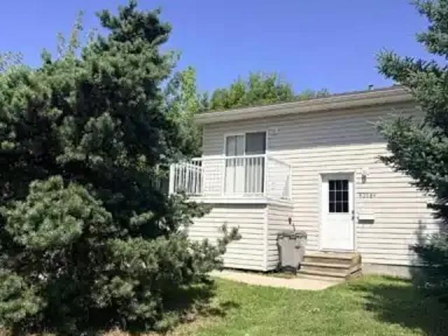 3 Bedroom Apartment Grande Prairie AB LS104362886