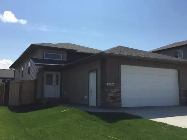 3 Bedroom Apartment Grande Prairie AB 105505352