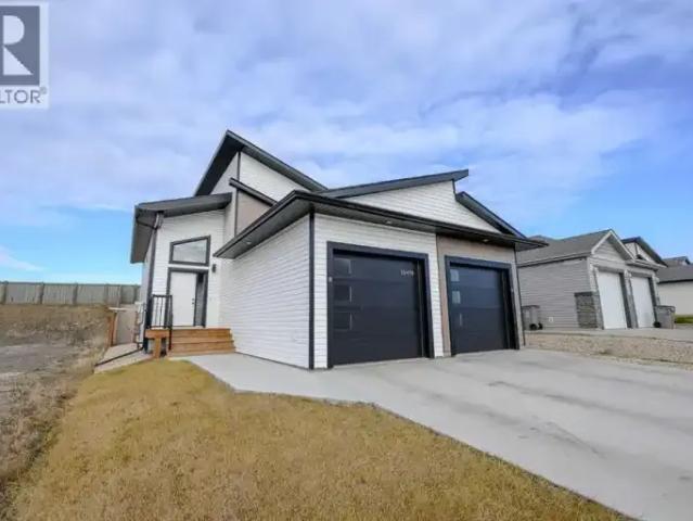 3 Bedroom Apartment Grande Prairie AB 105755821