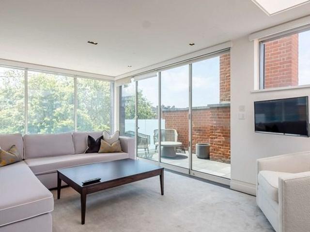 3 Bedroom Apartment, Green Street, Mayfair, W1K
