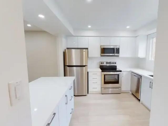 3 Bedroom Apartment Hamilton ON 105486033