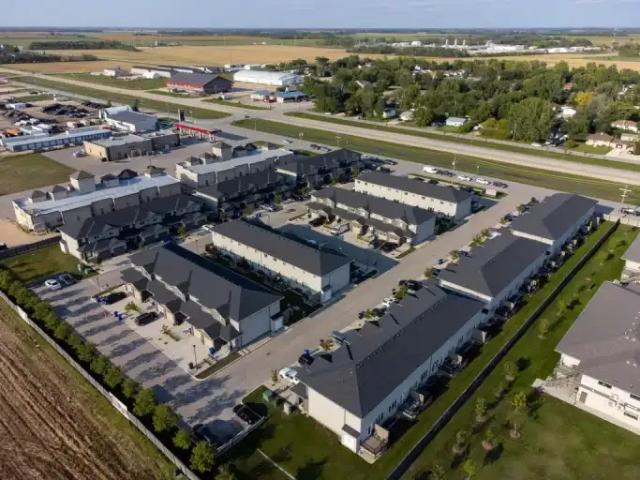 3 Bedroom Apartment Ile Des Chenes MB 103919901