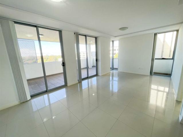 3 bedroom apartment in Mascot