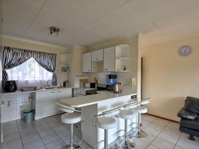 3 bedroom Apartment in Newlands