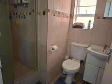 3 Bedroom Apartment in Aston Bay