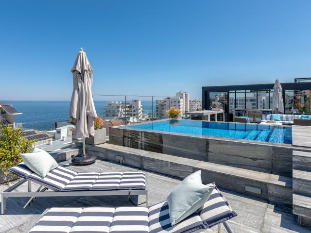 3 Bedroom Apartment in Bantry Bay