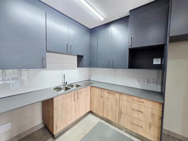 3 Bedroom Apartment in Die Hoewes