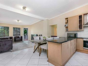 3 Bedroom Apartment in Douglasdale