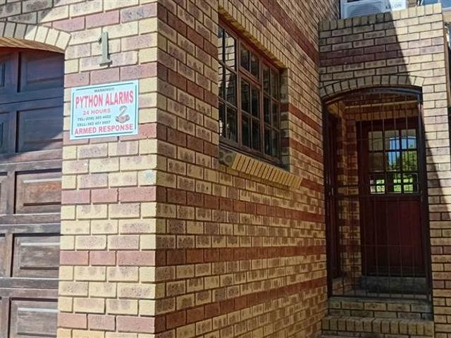 3 Bedroom Apartment in Eureka