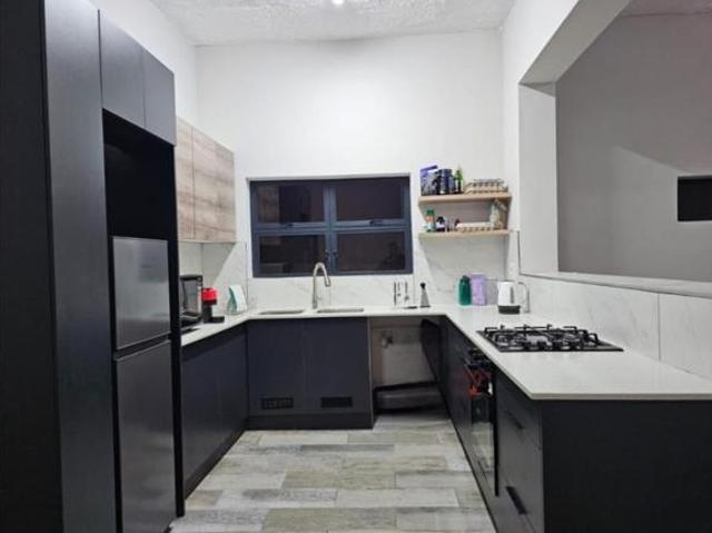 3 Bedroom Apartment in Essenwood