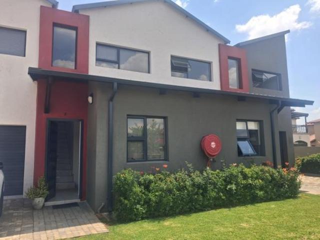 3 Bedroom Apartment in Glen Marais