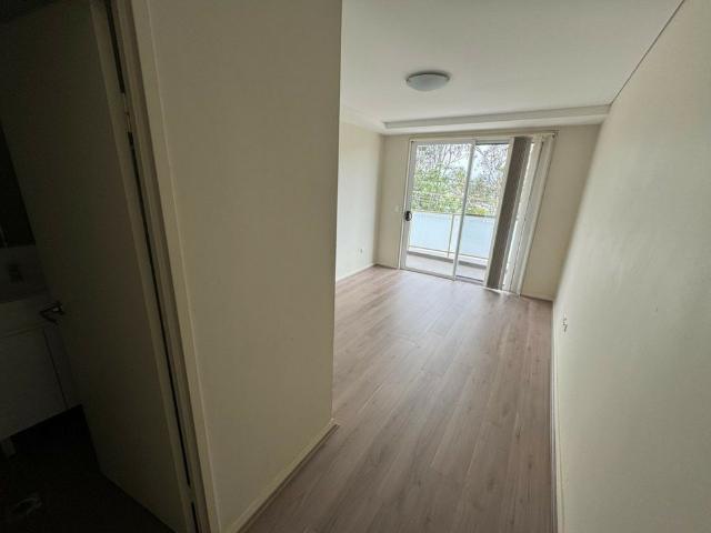 3 Bedroom Apartment in Great Location Available Now!