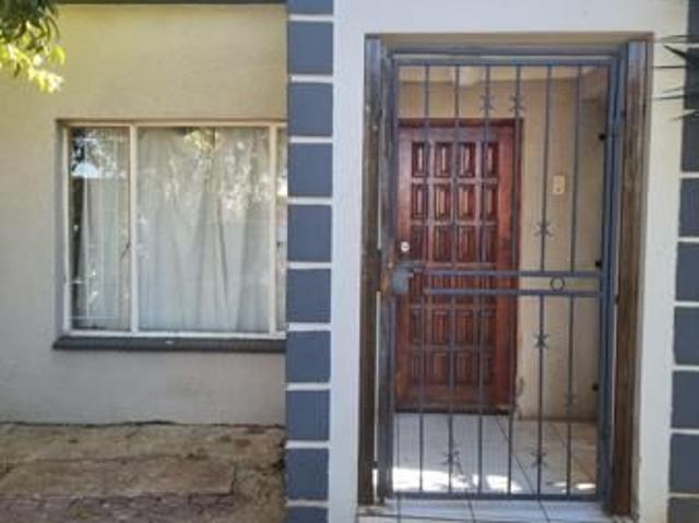 3 Bedroom Apartment in Grobler Park