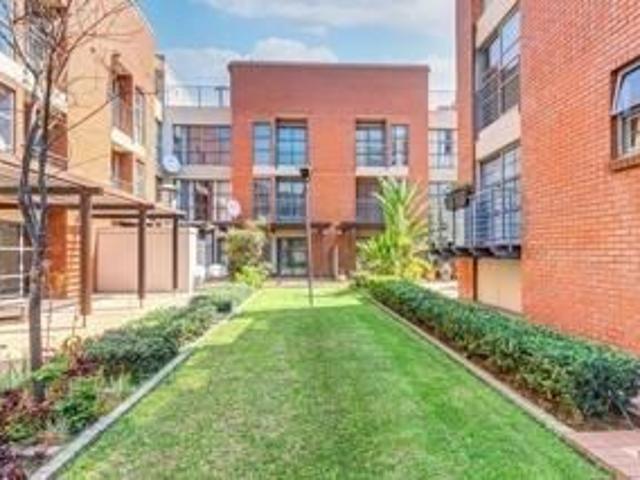 3 Bedroom Apartment in Hyde Park