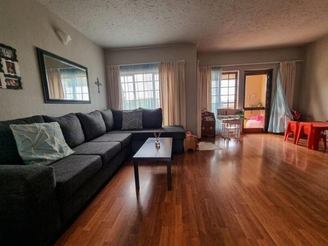 3 Bedroom Apartment in Helderkruin