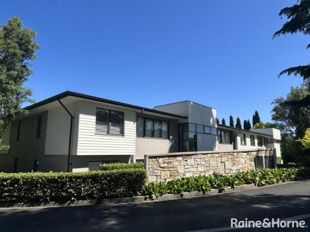 3 Bedroom Apartment in Heritage Park Complex