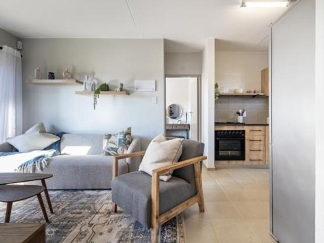 3 Bedroom Apartment in Kameeldrift East