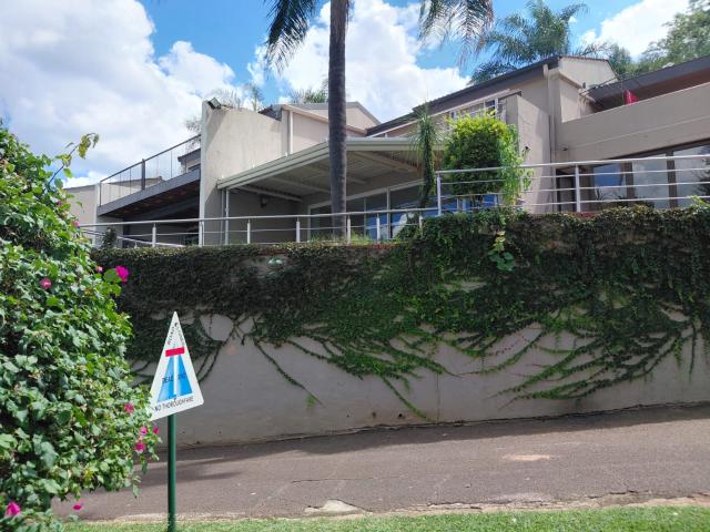 3 Bedroom Apartment in Kosmos