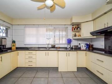 3 Bedroom Apartment in La Mercy