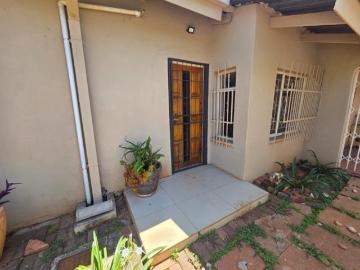 3 Bedroom Apartment in Laudium