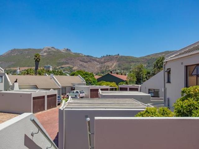 3 Bedroom Apartment in Paarl Central