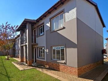 3 Bedroom Apartment in Protea Glen