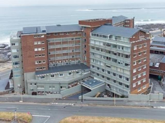 3 Bedroom Apartment in Quigney