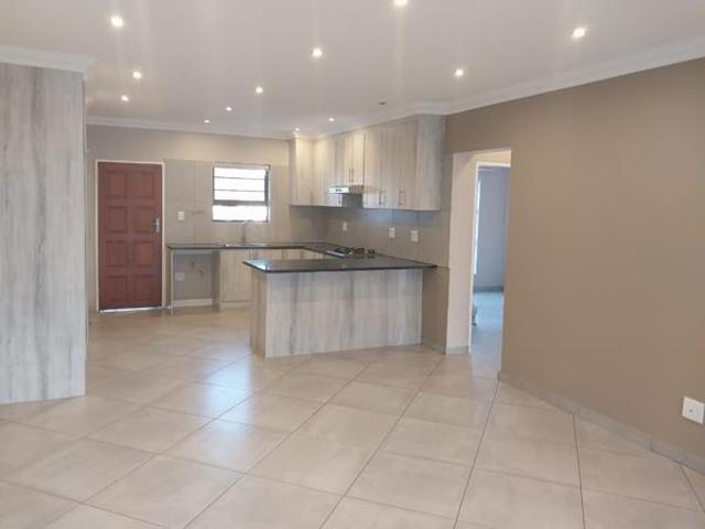 3 Bedroom Apartment in Rynfield