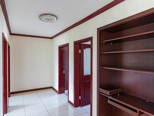 3 Bedroom Apartment in Summerset