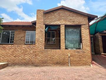 3 Bedroom Apartment in Safari Gardens