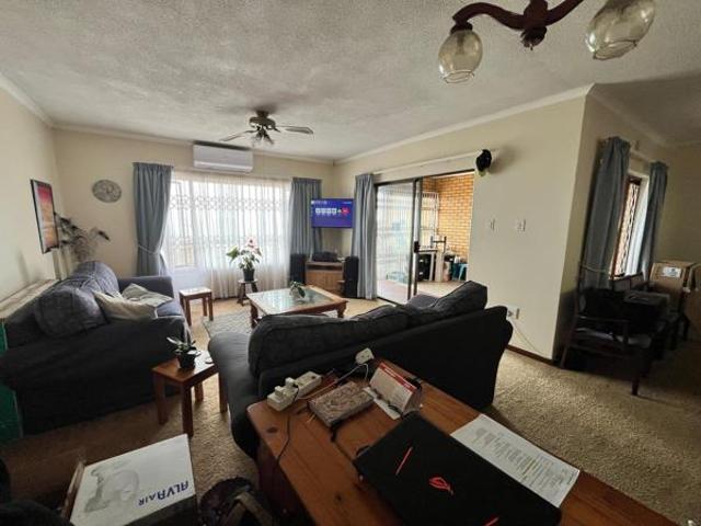 3 Bedroom Apartment in Scottburgh Central