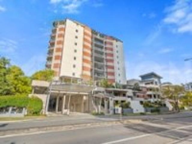 3 bedroom apartment in the heart of Toowong