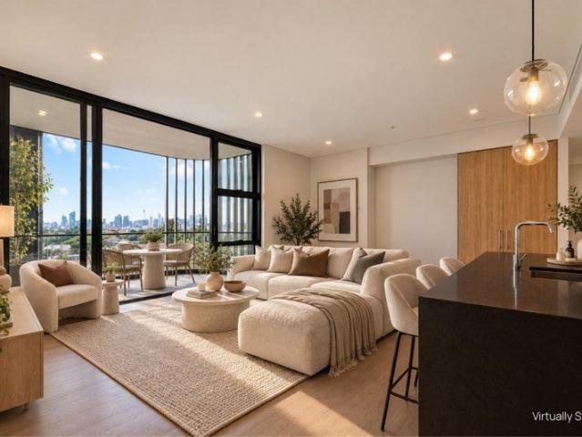 3 BEDROOM APARTMENT IN THE HEART OF BONDI JUNCTION WITH PARKING