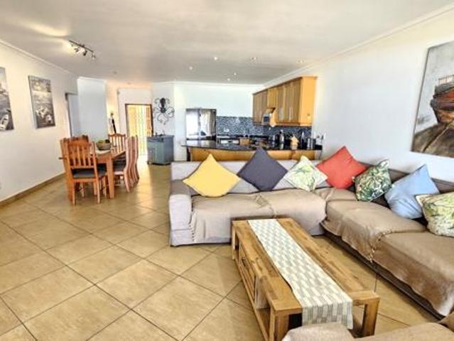 3 Bedroom Apartment in Uvongo Beach
