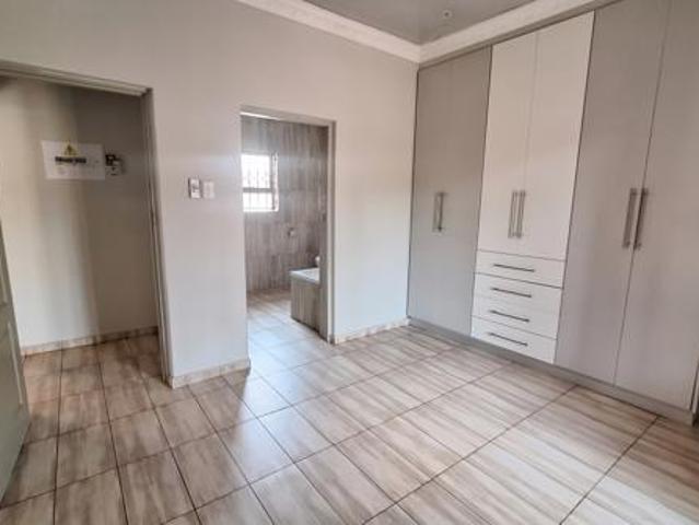 3 Bedroom Apartment in Vanderbijlpark CE5