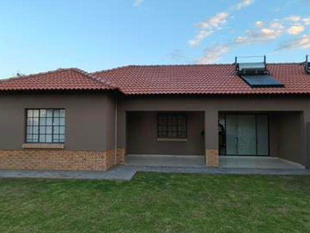 3 Bedroom Apartment in Waterkloof East