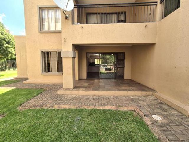 3 Bedroom Apartment in Weltevreden Park