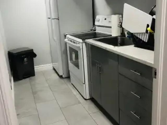 3 Bedroom Apartment Kingston ON 102847332