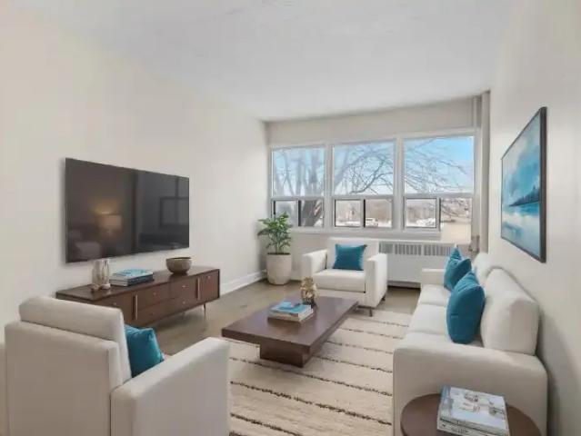 3 Bedroom Apartment Kingston ON 105149526