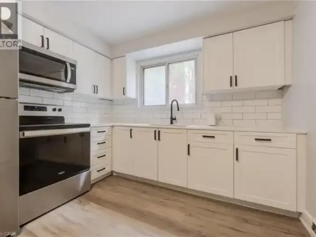 3 Bedroom Apartment Kitchener ON 103368030
