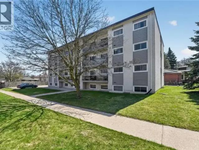 3 Bedroom Apartment Kitchener ON 105526335