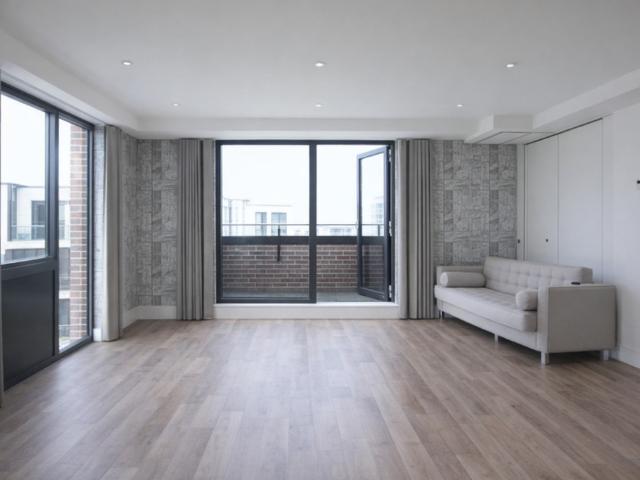 3 Bedroom Apartment, Knaresborough Drive, London