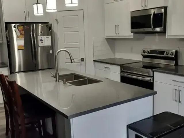 3 Bedroom Apartment Leduc AB 104986026