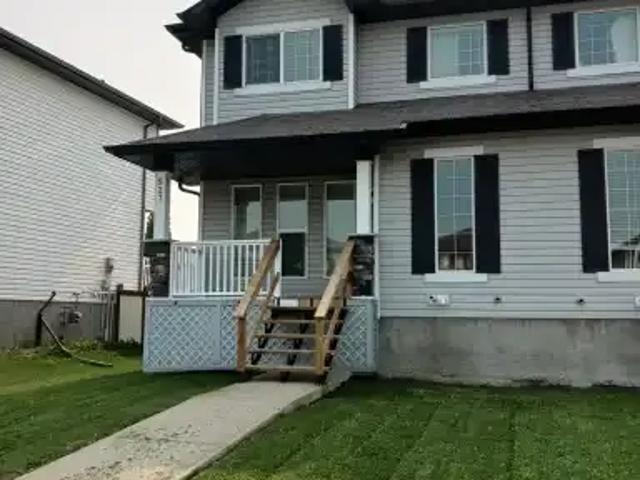 3 Bedroom Apartment Leduc AB 105100794