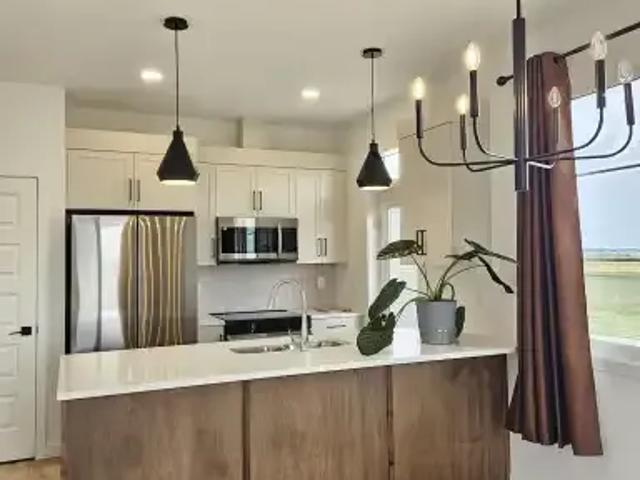 3 Bedroom Apartment Lethbridge AB 104181411
