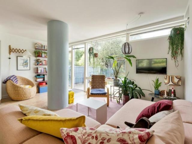 3 Bedroom Apartment London London 104324582