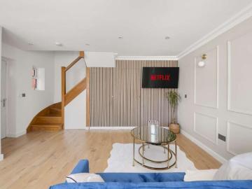 3 Bedroom Apartment London London 101372390