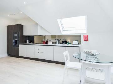 3 Bedroom Apartment London London 101821679