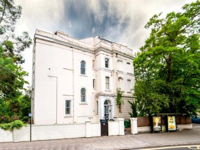 3 Bedroom Apartment London London 66186643